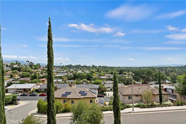 969 N Staley, Los Angeles, CA 90042