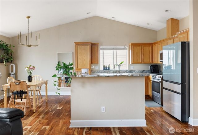 1430 NW Camellia Loop, Oak Harbor, WA 98277