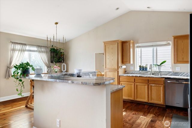 1430 NW Camellia Loop, Oak Harbor, WA 98277