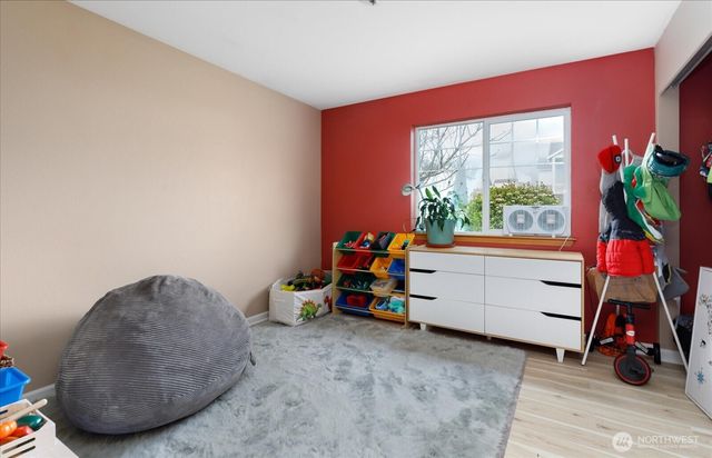 1430 NW Camellia Loop, Oak Harbor, WA 98277