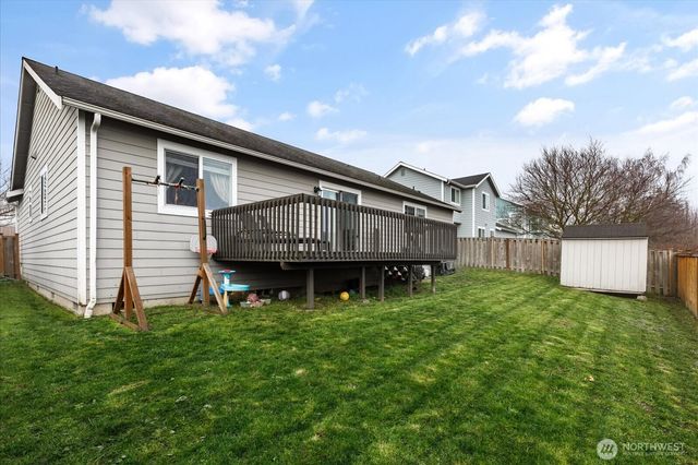 1430 NW Camellia Loop, Oak Harbor, WA 98277