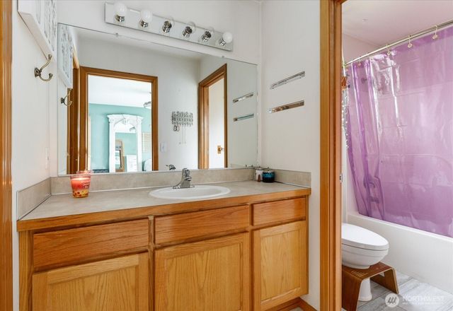 1430 NW Camellia Loop, Oak Harbor, WA 98277