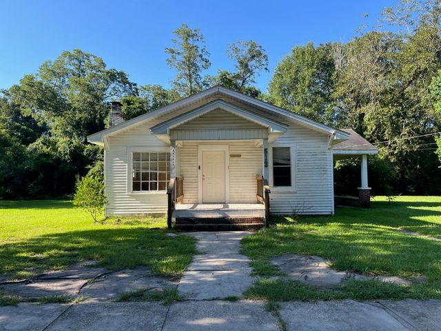 512 Miller St., Hattiesburg, MS 39401