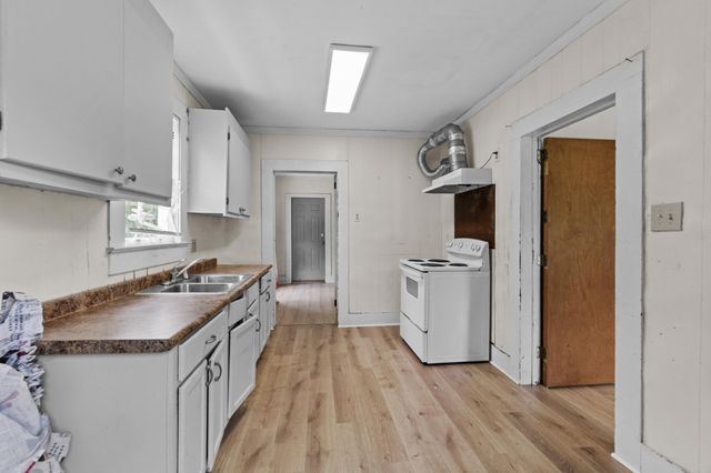 512 Miller St., Hattiesburg, MS 39401