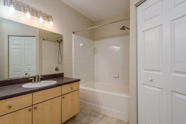 3521 KINGS ROAD 102, Palm Harbor, FL 34685