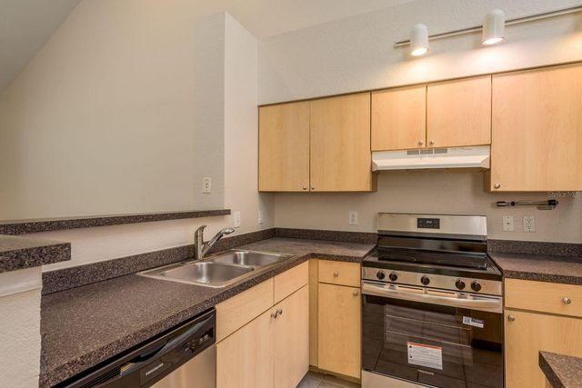 3521 KINGS ROAD 102, Palm Harbor, FL 34685