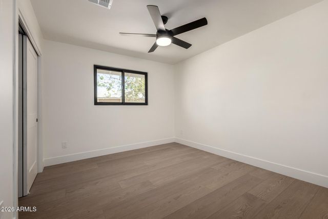 2825 E CAMPBELL Avenue, Phoenix, AZ 85016