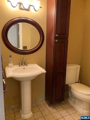 126 Hawthorne Avenue, Park Ridge, NJ 07656