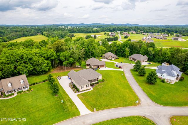 837 Majestic Mountains Blvd, Walland, TN 37886