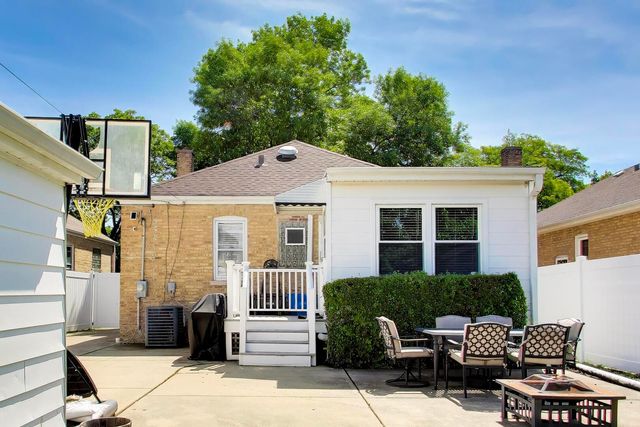 5116 N Nordica Avenue, Chicago, IL 60656