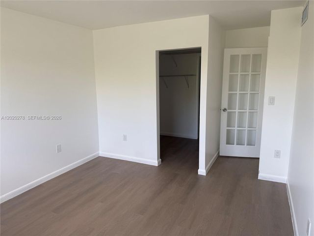 7195 NW 179th St, Hialeah, FL 33015