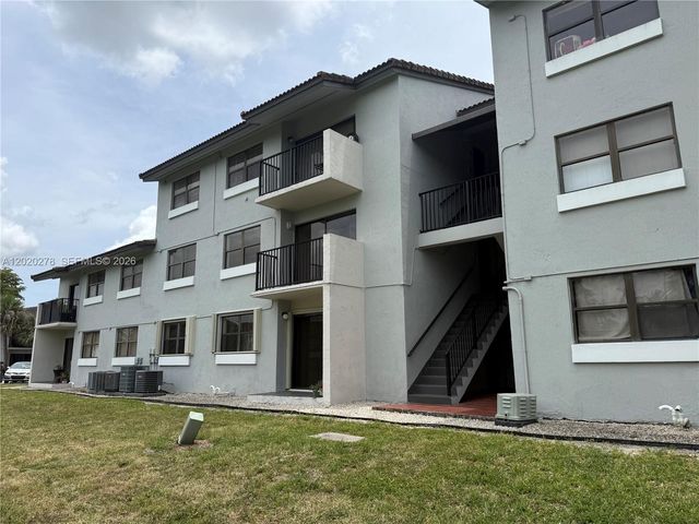 7195 NW 179th St, Hialeah, FL 33015