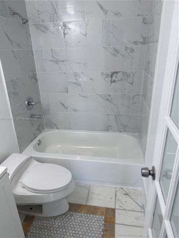7195 NW 179th St, Hialeah, FL 33015