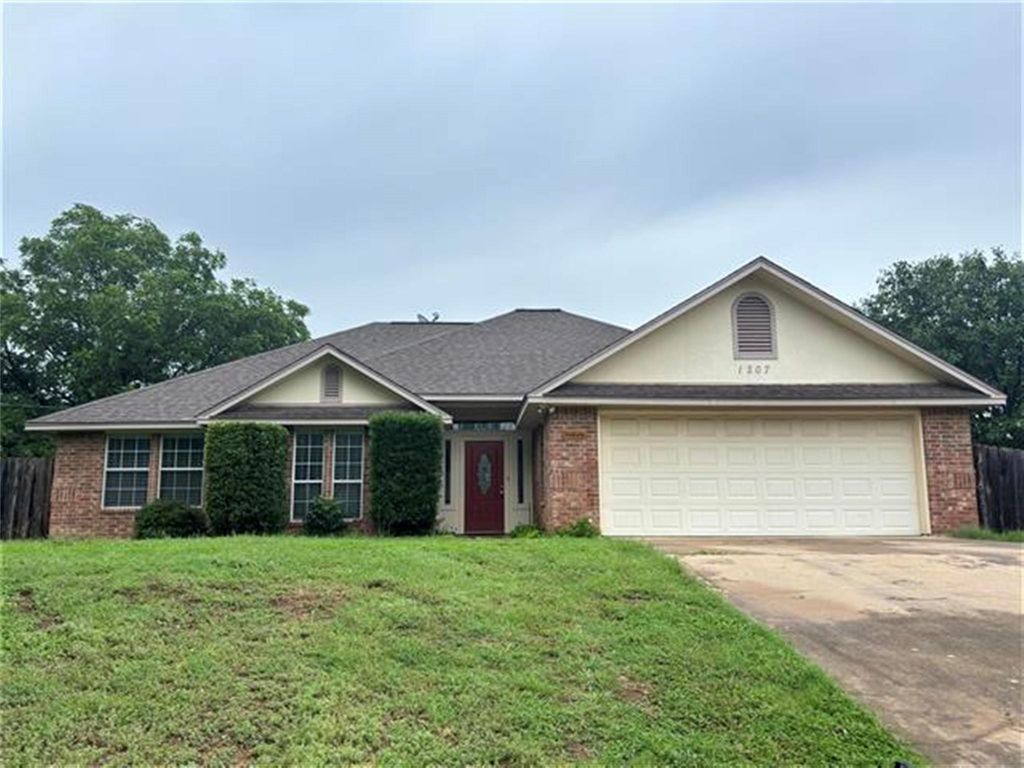 1207 Cedar DR, Marble Falls, TX 78654