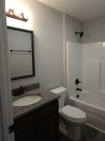 4070 Hartsville Rd, Lafayette, TN 37083