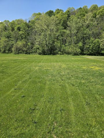 4070 Hartsville Rd, Lafayette, TN 37083