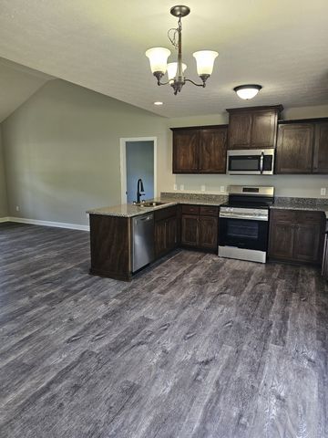 4070 Hartsville Rd, Lafayette, TN 37083