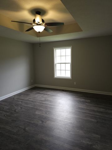 4070 Hartsville Rd, Lafayette, TN 37083