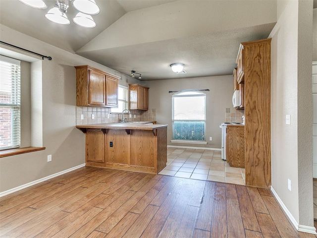 2327 Tortoise Drive, Midwest City, OK 73130