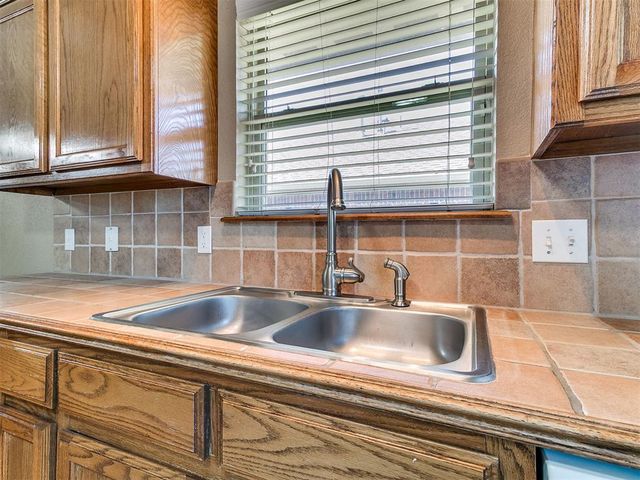 2327 Tortoise Drive, Midwest City, OK 73130