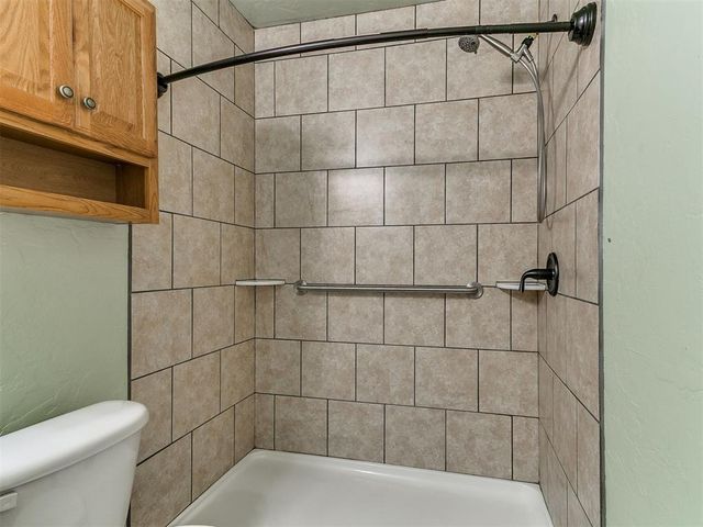 2327 Tortoise Drive, Midwest City, OK 73130