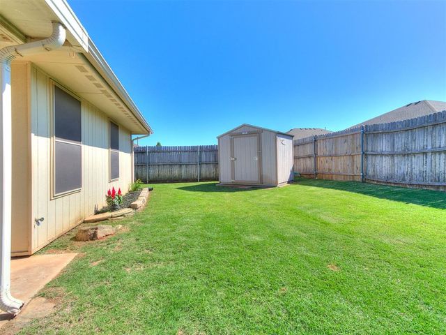 2327 Tortoise Drive, Midwest City, OK 73130