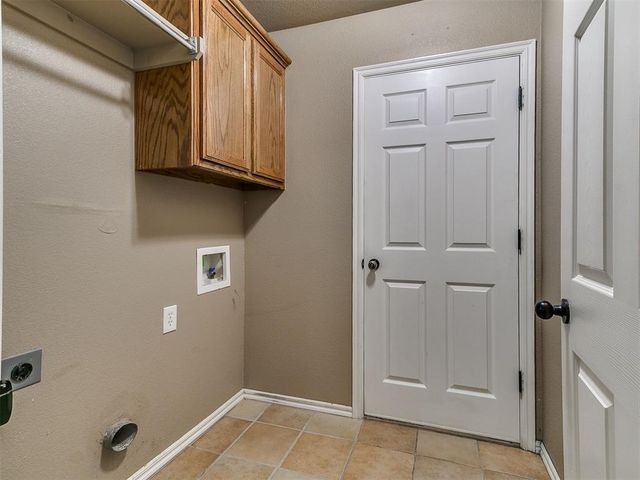 2327 Tortoise Drive, Midwest City, OK 73130