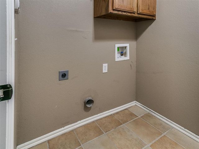 2327 Tortoise Drive, Midwest City, OK 73130