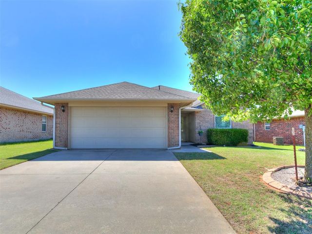 2327 Tortoise Drive, Midwest City, OK 73130