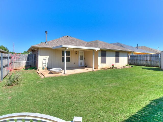 2327 Tortoise Drive, Midwest City, OK 73130