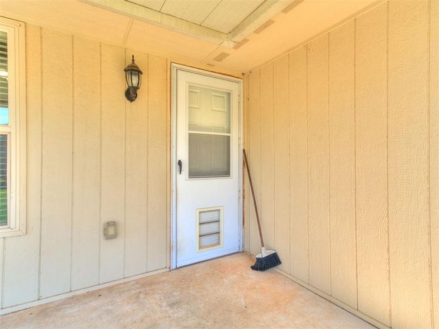 2327 Tortoise Drive, Midwest City, OK 73130