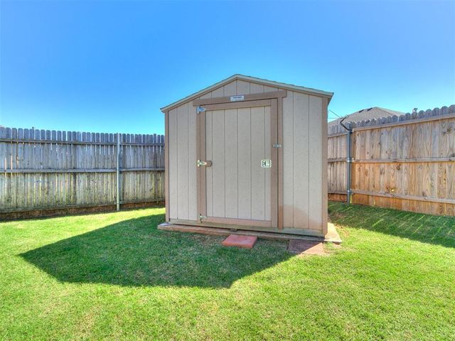 2327 Tortoise Drive, Midwest City, OK 73130
