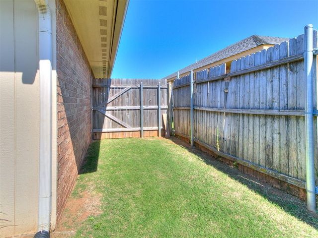2327 Tortoise Drive, Midwest City, OK 73130