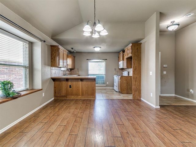 2327 Tortoise Drive, Midwest City, OK 73130