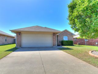 2327 Tortoise Drive, Midwest City, OK 73130