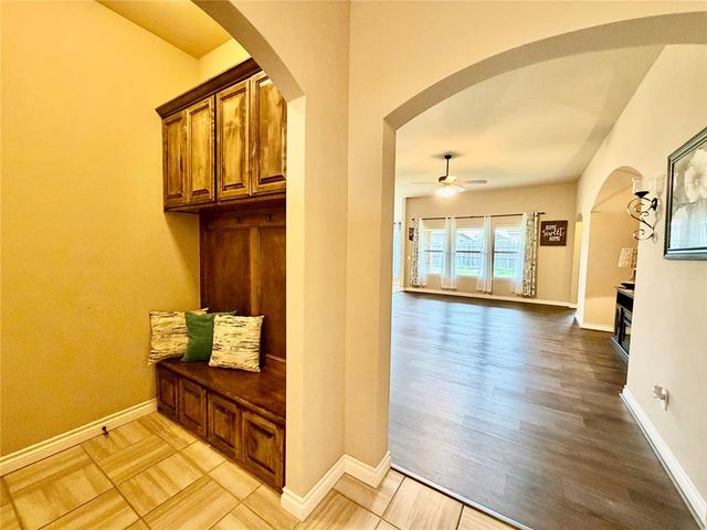 19117 Hecho Drive, Edmond, OK 73012