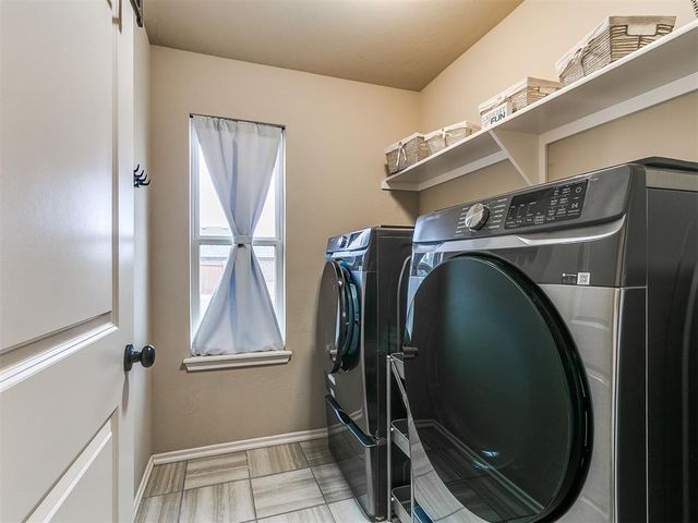 19117 Hecho Drive, Edmond, OK 73012