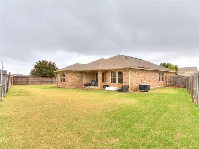 19117 Hecho Drive, Edmond, OK 73012