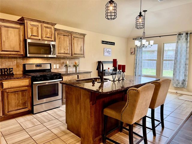 19117 Hecho Drive, Edmond, OK 73012