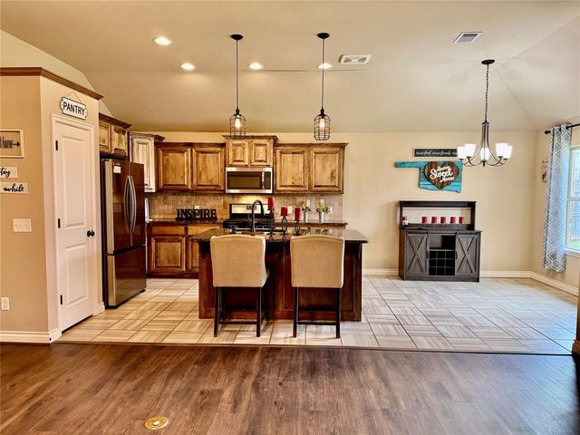 19117 Hecho Drive, Edmond, OK 73012