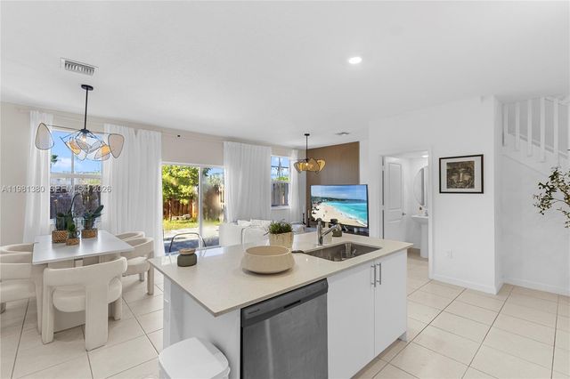 12022 NW 46th St, Coral Springs, FL 33076