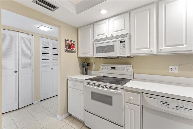 5220 BRITTANY DRIVE S 1501, St Petersburg, FL 33715