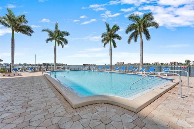 5220 BRITTANY DRIVE S 1501, St Petersburg, FL 33715