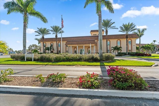 5220 BRITTANY DRIVE S 1501, St Petersburg, FL 33715