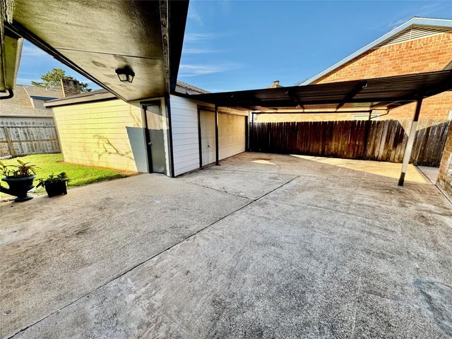 10131 Sagedale Drive, Houston, TX 77089