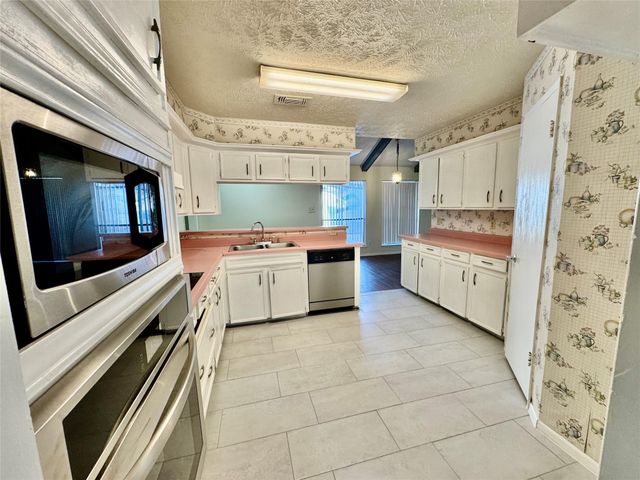 10131 Sagedale Drive, Houston, TX 77089