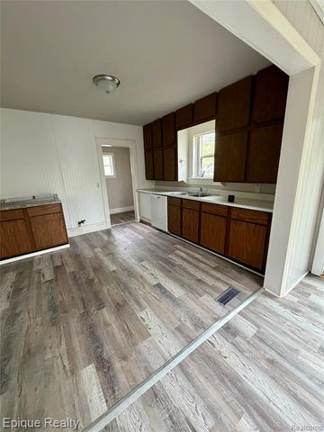 1652 Wisconsin Avenue, Flint, MI 48506
