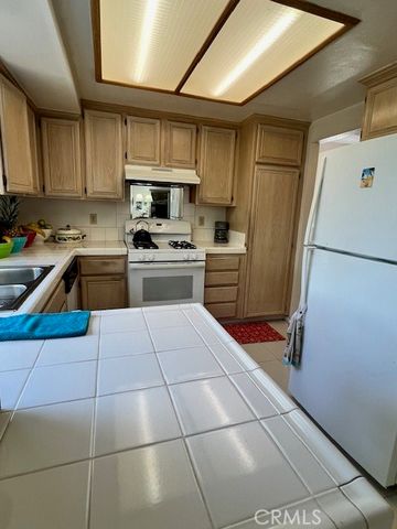 1455 Cresta, Corona, CA 92879