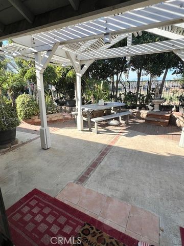 1455 Cresta, Corona, CA 92879