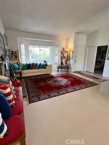 1455 Cresta, Corona, CA 92879